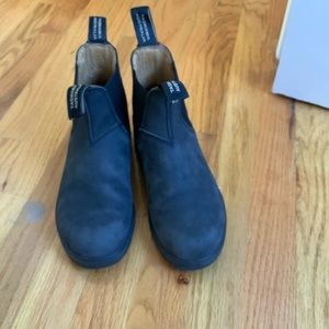 Blundstone Rustic Black womens 550 Chelsea boots.
